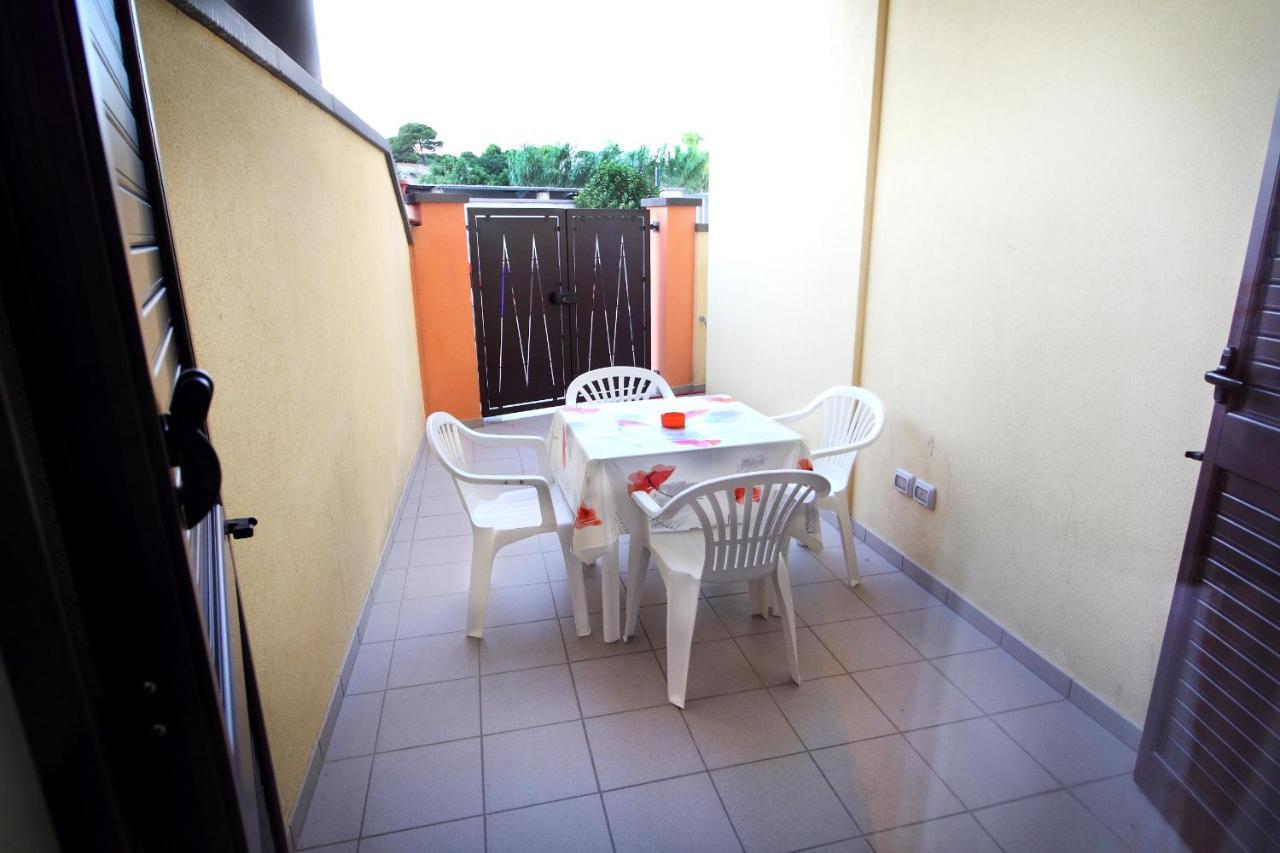 Bilocale Orange Apartment Gallipoli Bagian luar foto